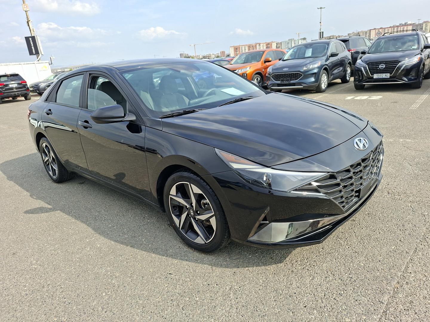 Hyundai Elantra 2027 — photo 2