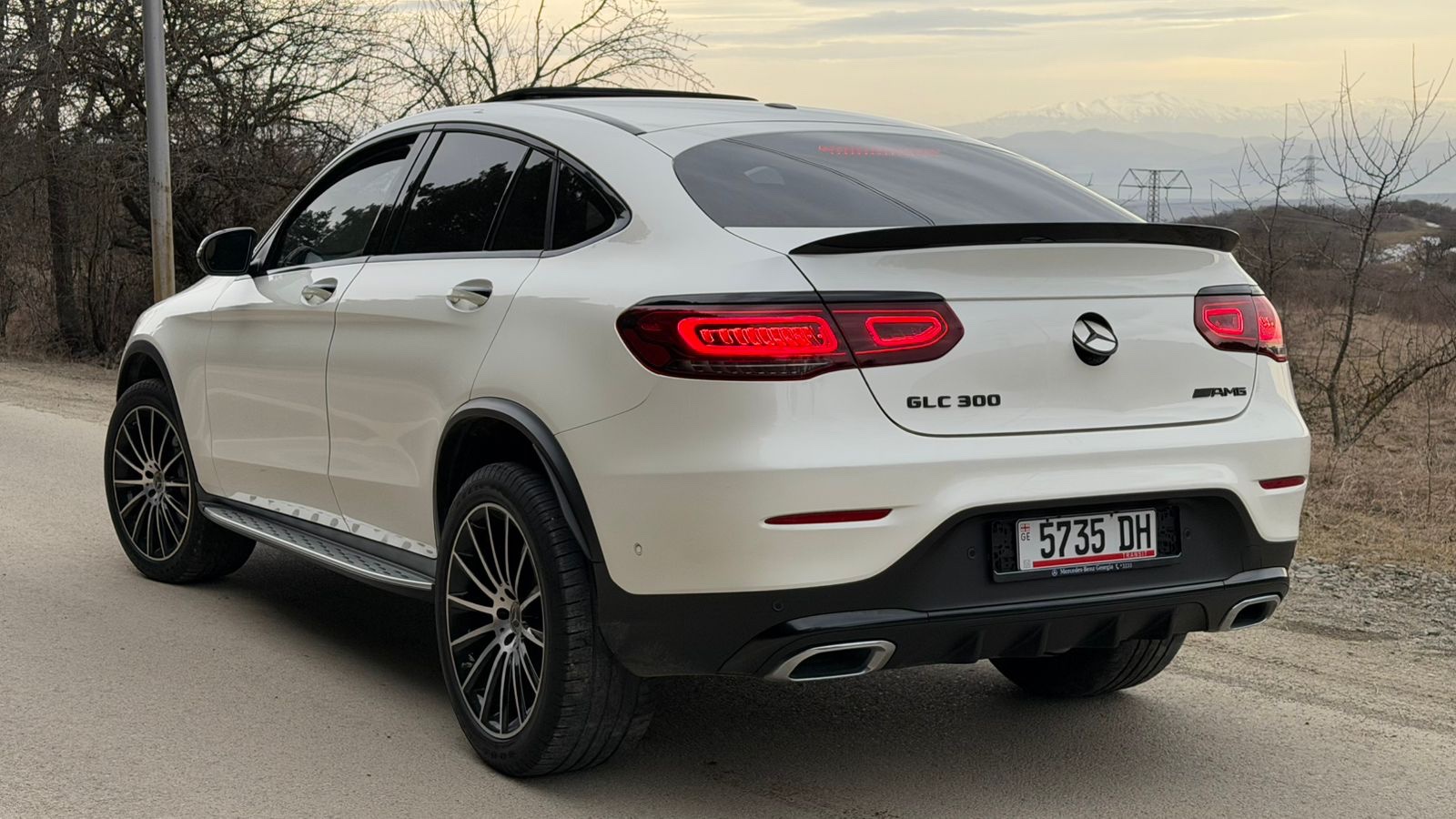 Mercedes-Benz GLC 300 Coupe 2023 — photo 2